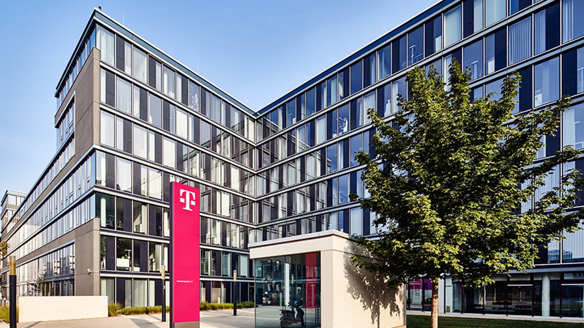 CDL makes REIT investment to grow fund management business