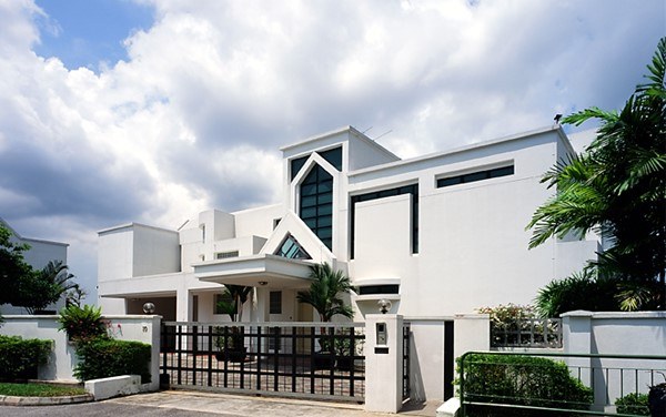 Queen Astrid Park Bungalows